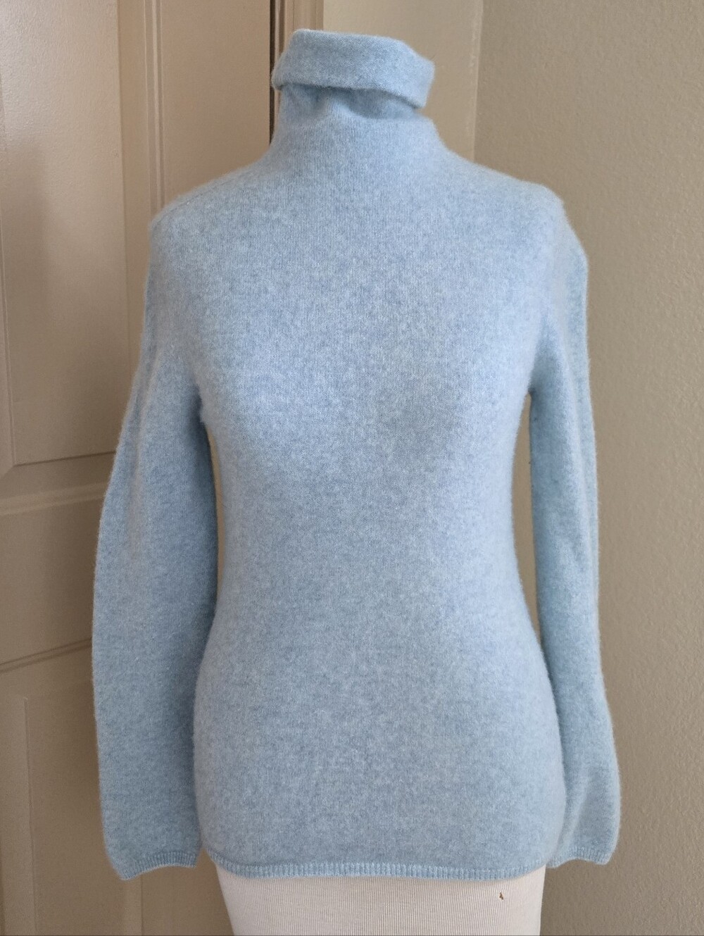 rare Vivaia Cashmere turtleneck sweater Large